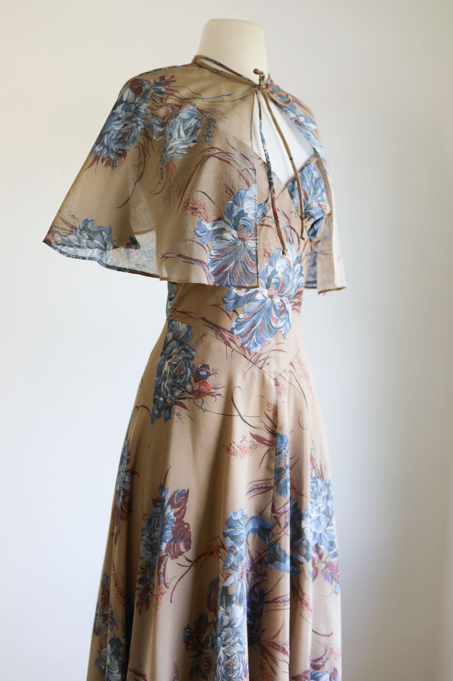 Vintage 1970s Sundress + Cape - Gauzy Cotton Tan w Blue Irises Peonies 1930s Inspo Summer Halter Gown Dress Size XS