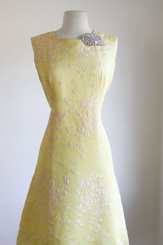 Vintage 1960s Dress - Upscale Sunny Yellow + Cream Wool Silk Brocade Cocktail Parth Sheath Size M