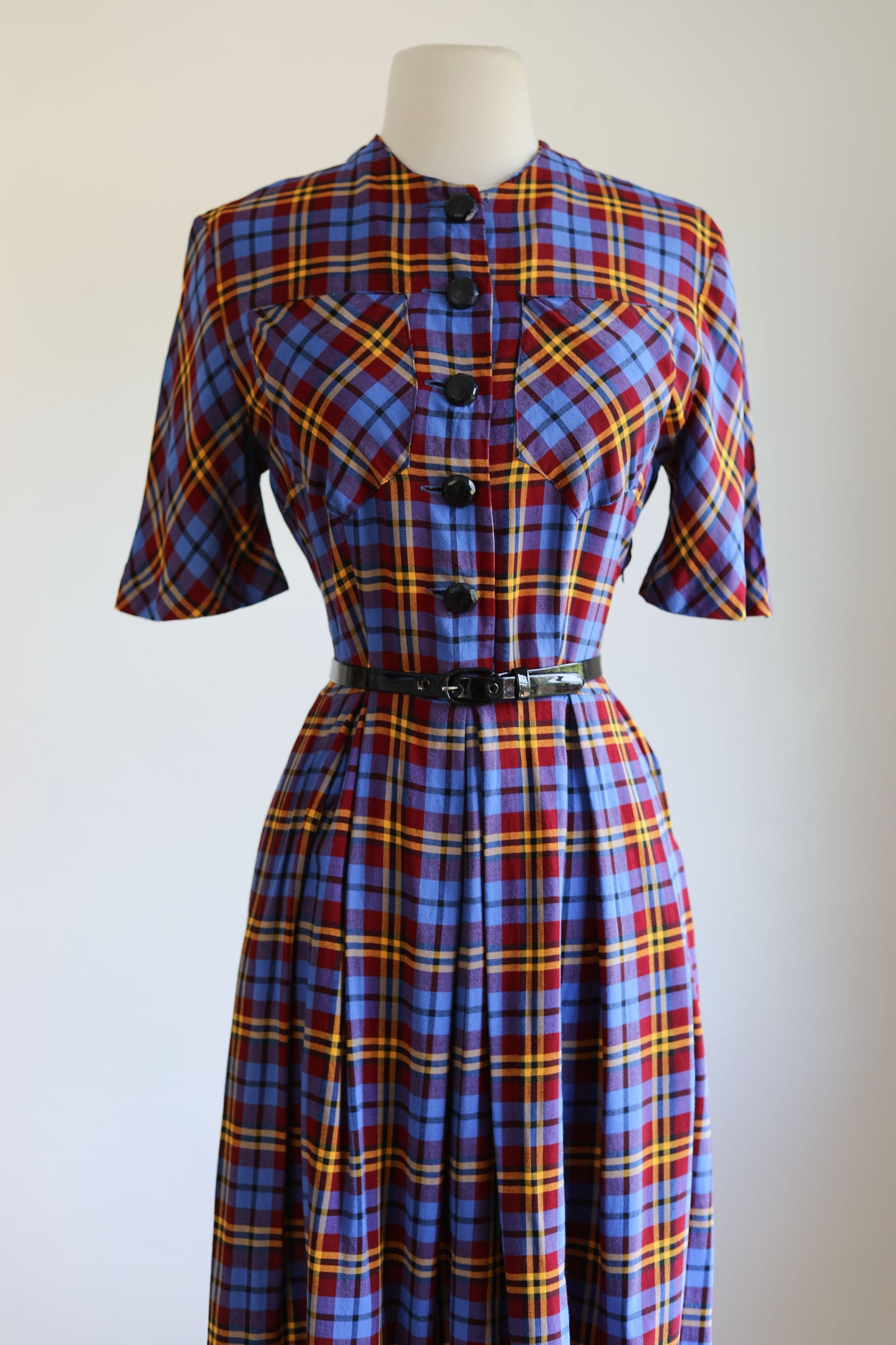Vintage 1940s Dress - Jaunty Maroon + Blue Plaid Rayon Shirtwaist w Deco Pockets Size M to L