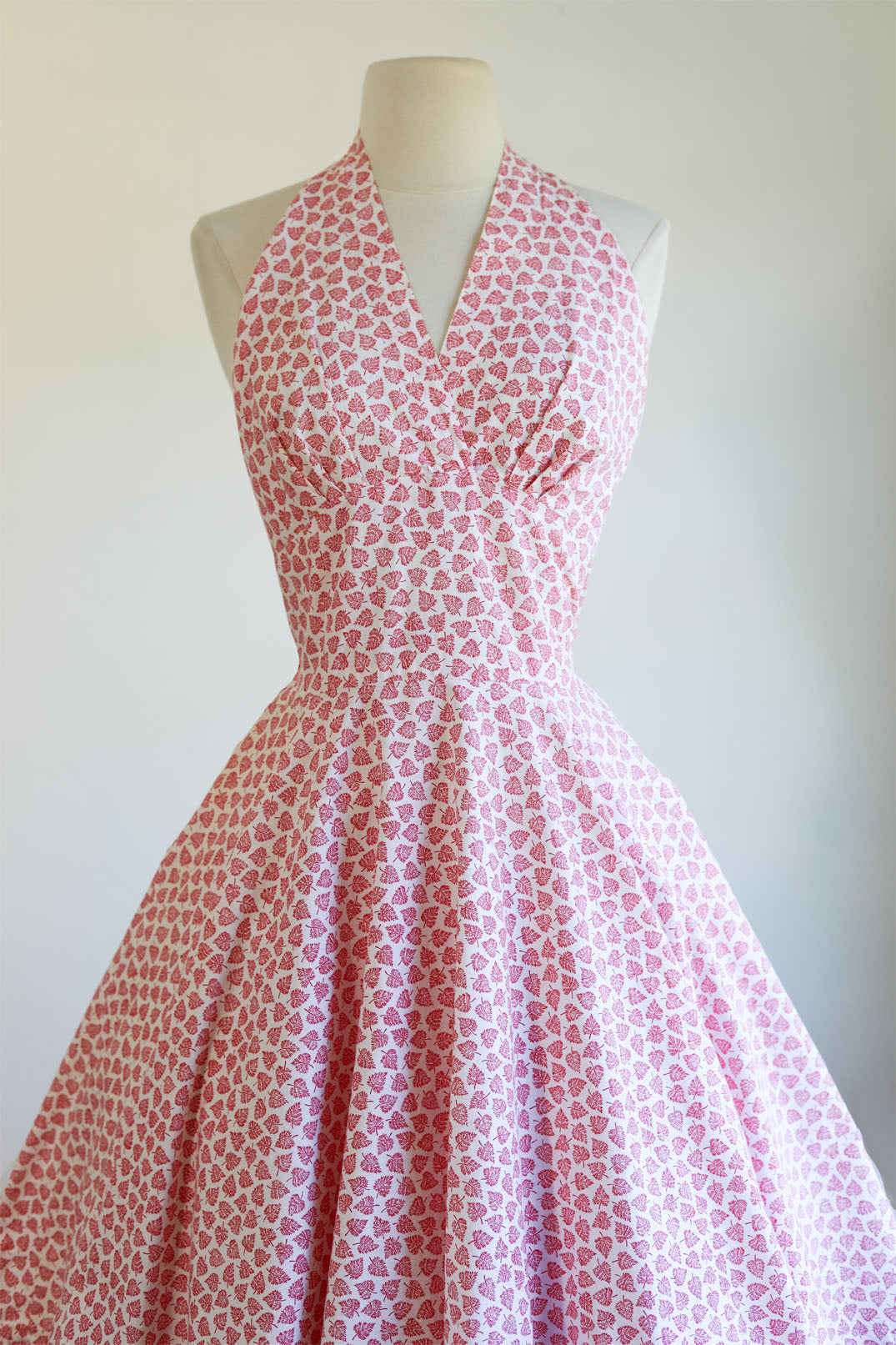 Vintage 1950s Dress - Alluring White Berry Pink Novelty Falling Leap Print Cotton Halter Sundress Circle Skirt Size M