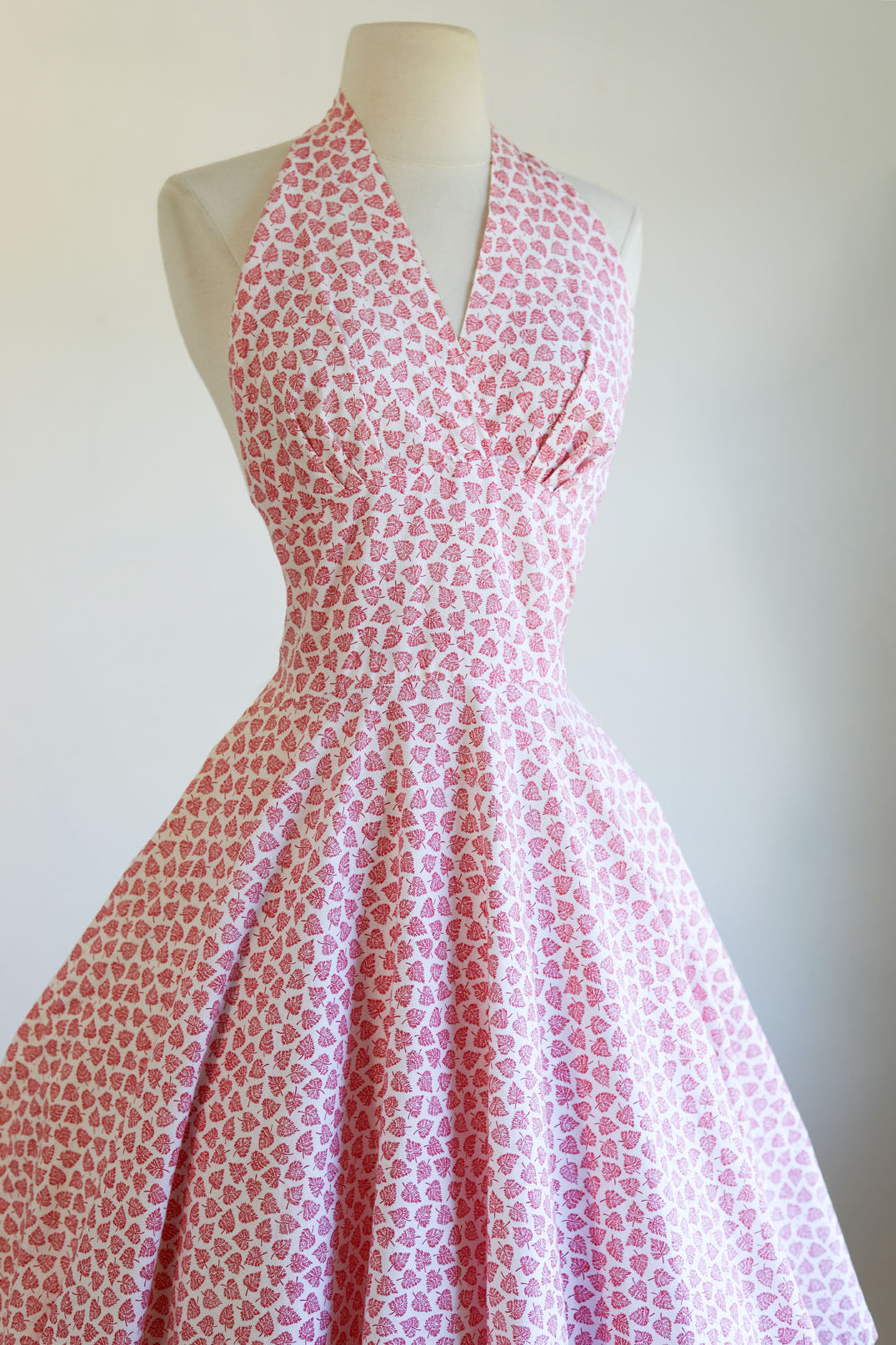 Vintage 1950s Dress - Alluring White Berry Pink Novelty Falling Leap Print Cotton Halter Sundress Circle Skirt Size M
