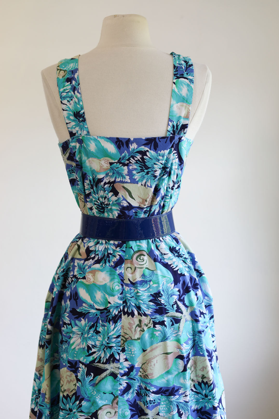 Vintage 1980s Novelty Under the Sea Sundress - Blue Cotton Seashell, Starfish, Peony Cotton Shirtwaist Dress Size XS to S