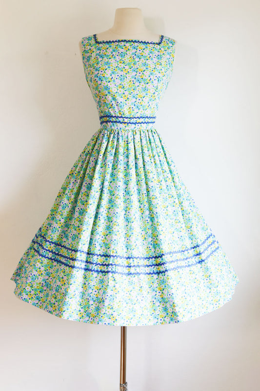 Vintage 1950s Dress - Lime Olive Blue Pink Floral Print Cotton Sundress Size M to L
