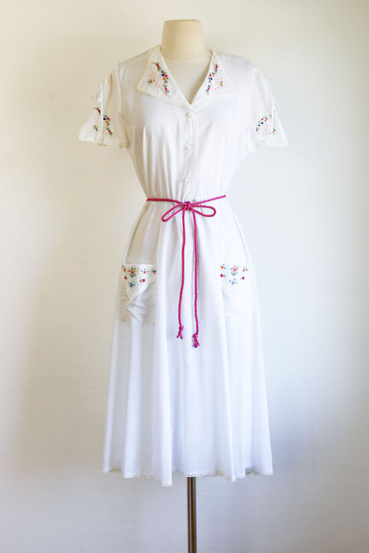 Vintage 1970s Shirtwaist - Dreamy White Soft Cotton Voile w Hand Embroidery Flowers Dress Size M to L