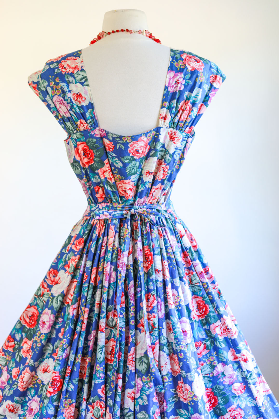 Vintage 1980s Dress - French Blue Pink Red Rose Print Robbie Bee Cotton Princess Belted Sundress Size M to L