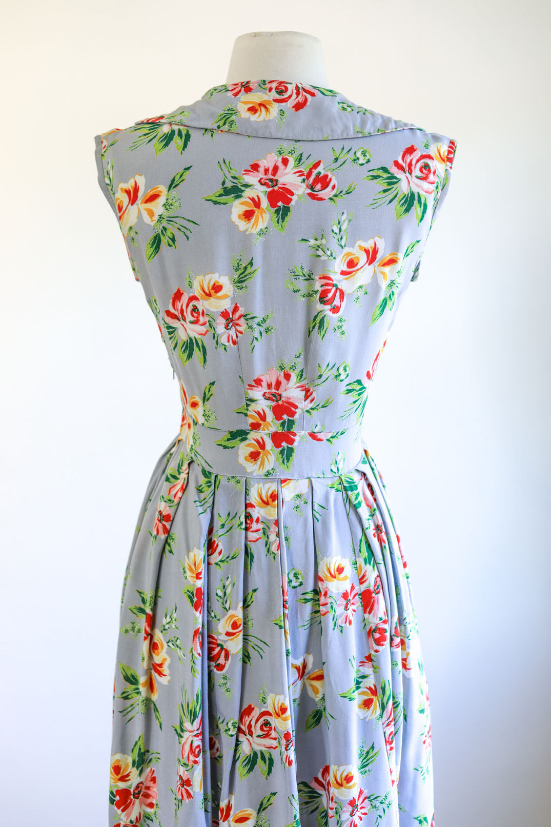 Vintage 1930s Dress - Swingy Rayon Rose Print Sleeveless Tropical Brights Sundress Size S to M