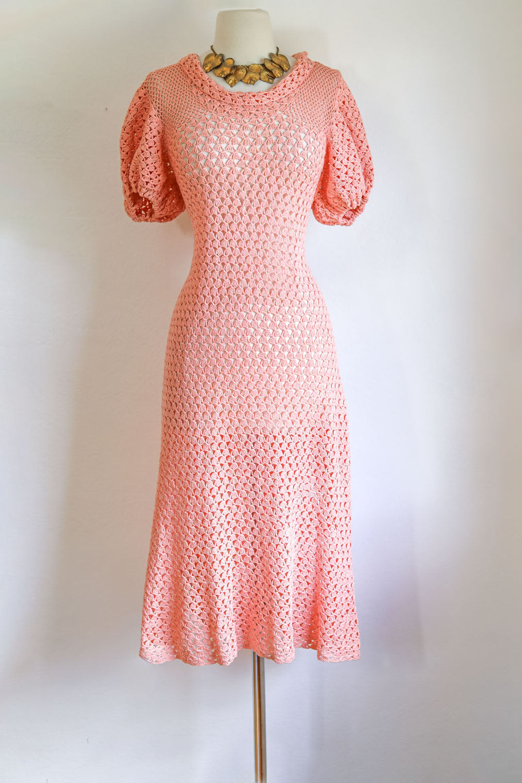 Vintage 1930s to 1940s Dress - Splendid Deco Peach Pink Crochet Hand-Knit w Balloon Sleeves Size S to M Range