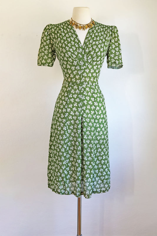 Vintage 1940s Dress - WW2 Olive Green Rayon Novelty Print Floral Bow DEADSTOCK Shirtwaist Size M