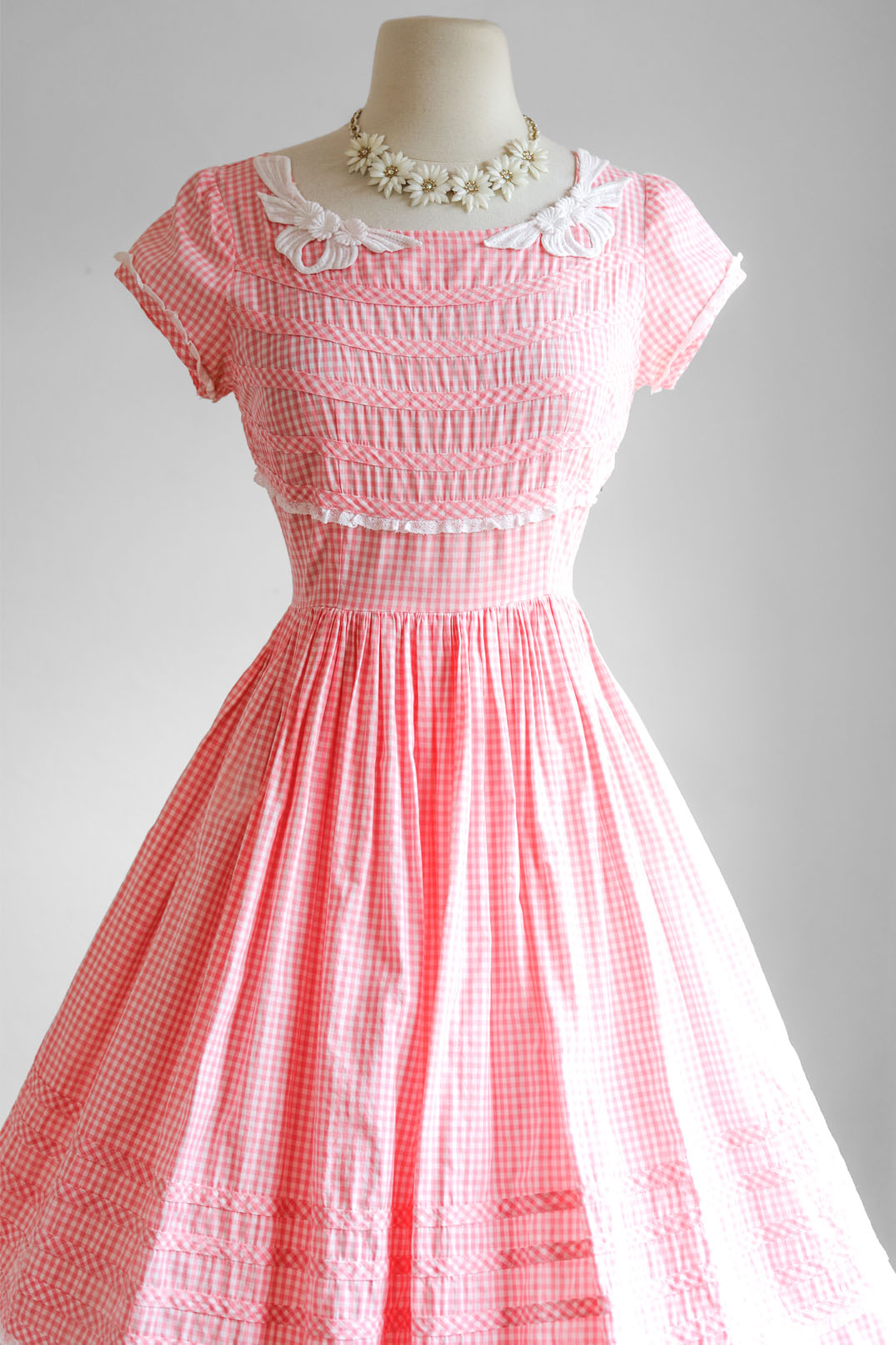 Vintage 1950s Dress - Pink Gingham Plaid Cotton w Bow Appliques Sundress Size M