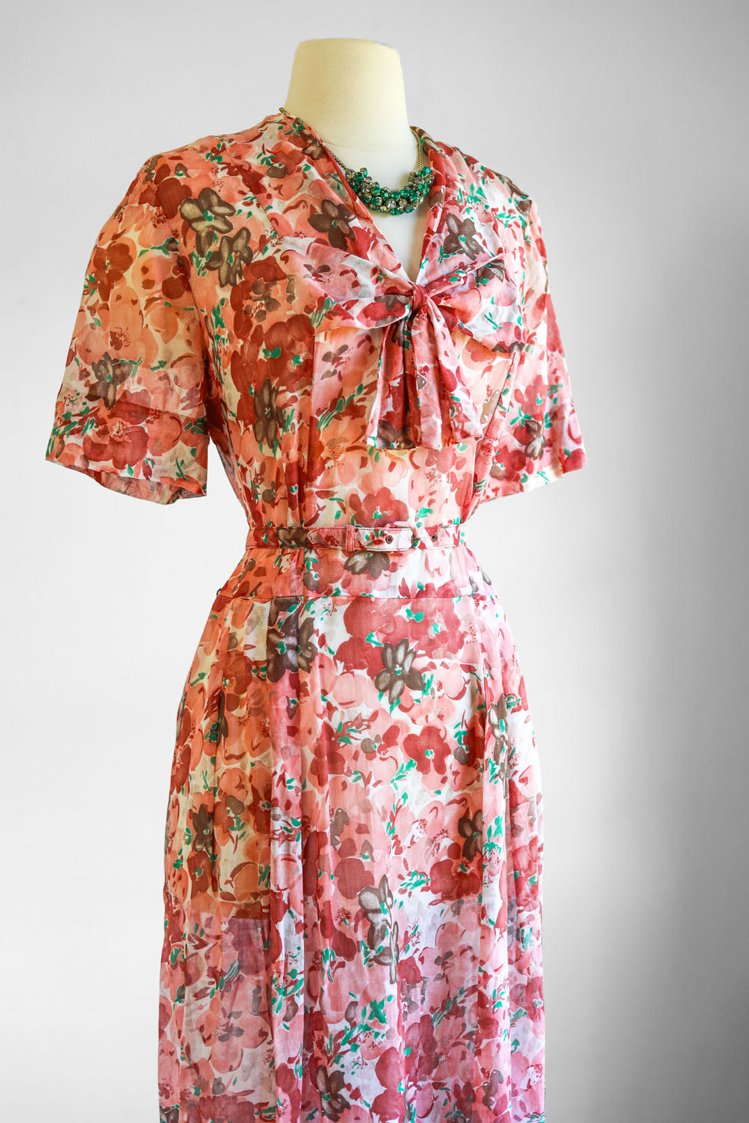 Vintage 1940s to 1950s Dress - Volup! Beautiful Nelly Don Designer Cotton Batiste Dress Size XL