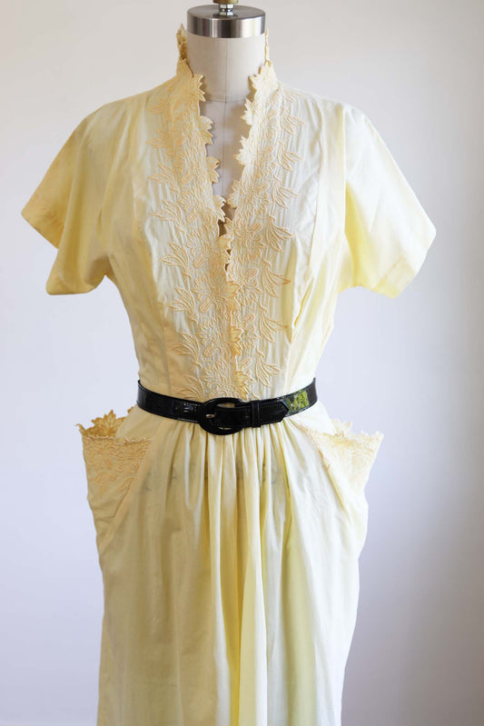 Vintage 1950s Dress - DREAMY Super Soft Cotton Tailored Junior Dress w Embroidered Cutwork Flowers Size M
