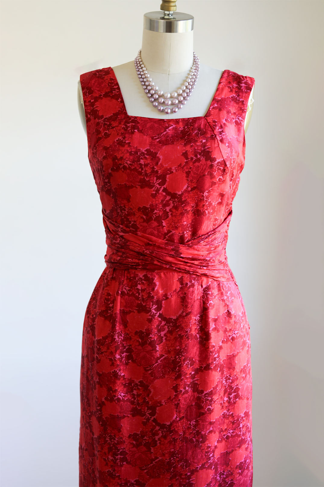 Vintage 1950s Dress - Luxe Scarlet Red Rose Print Silk Cocktail Wiggle Dress w Open Back Size XS to S
