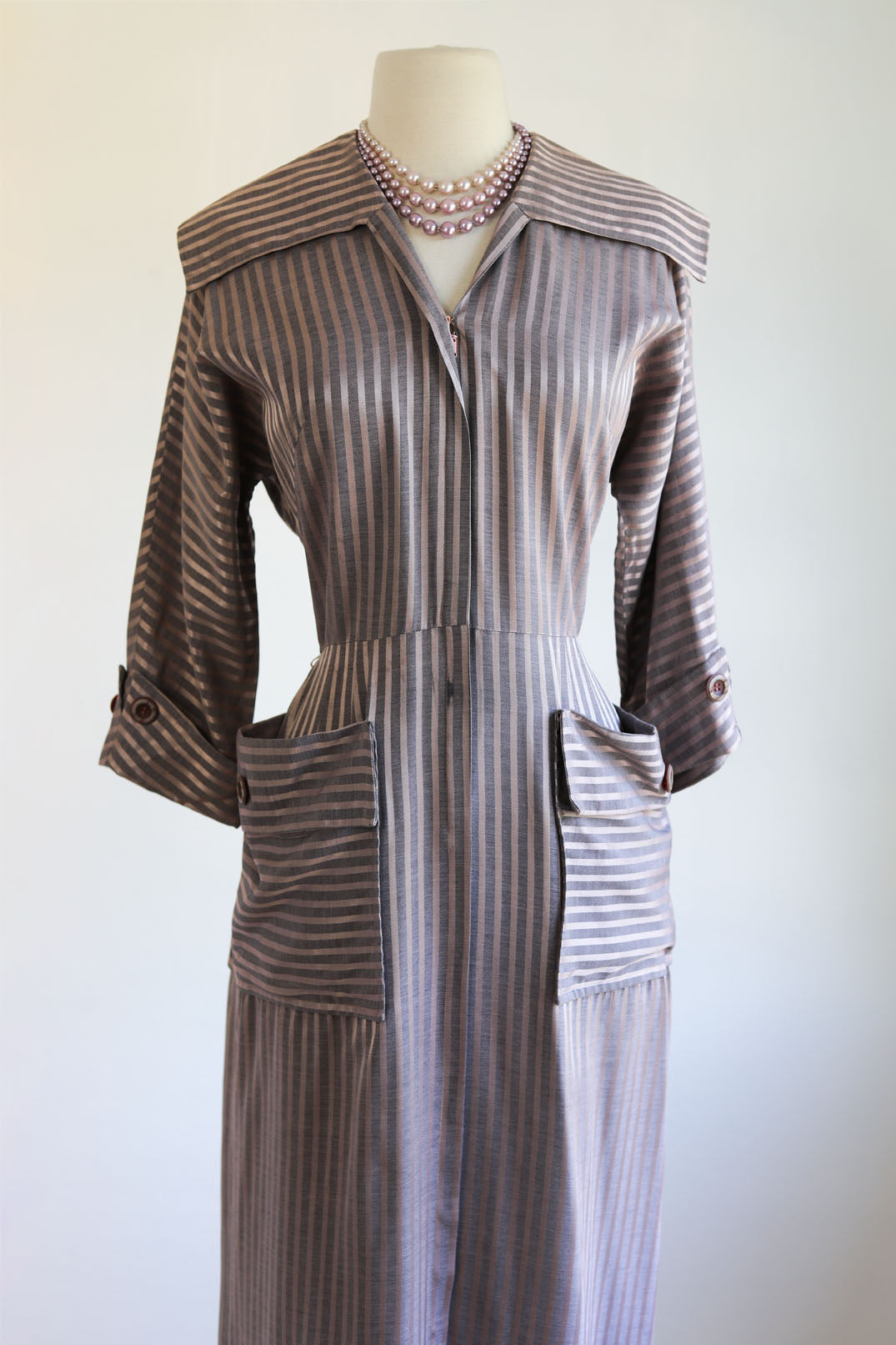 Vintage 1940s to 1950s Dress - Pink Grey Glossy Satin Stripe Rayon Designer Front Metal Zipper Dress Size M