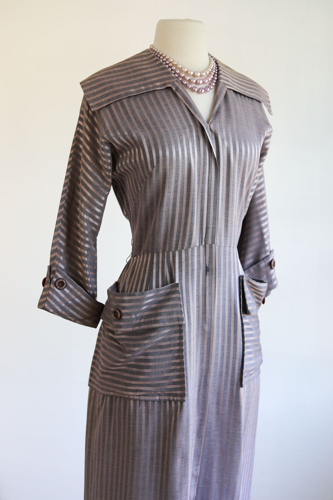 Vintage 1940s to 1950s Dress - Pink Grey Glossy Satin Stripe Rayon Designer Front Metal Zipper Dress Size M