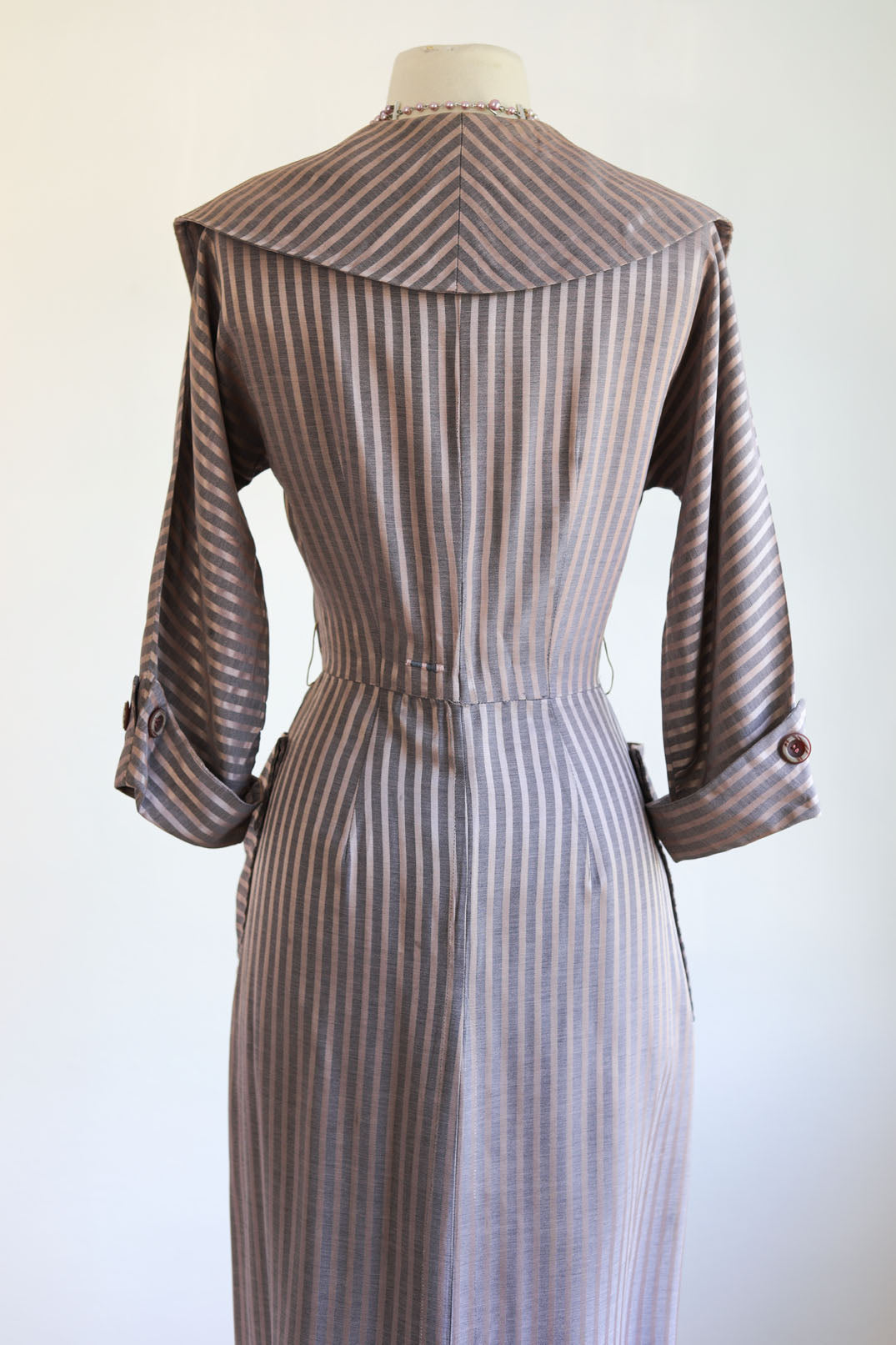 Vintage 1940s to 1950s Dress - Pink Grey Glossy Satin Stripe Rayon Designer Front Metal Zipper Dress Size M
