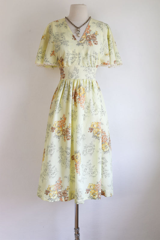 Vintage 1970s Dress - Volup! Coquette Yellow Autumnal Floral Cape Shoulder Sundress RARE Size XL
