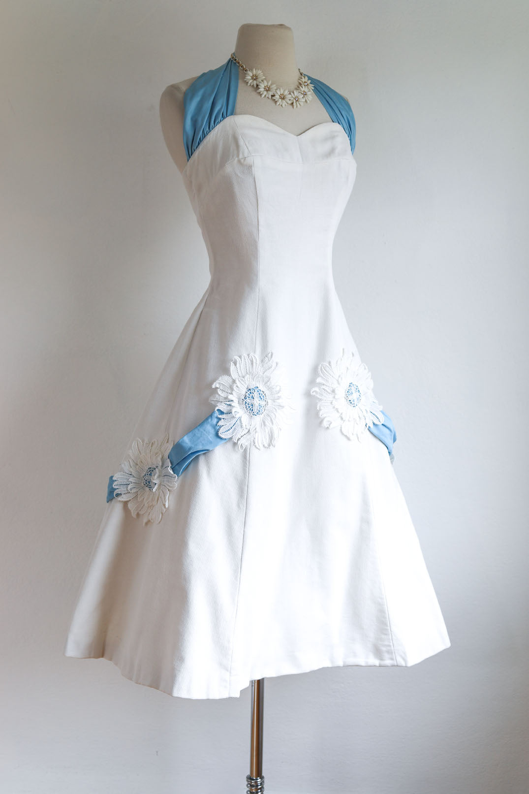 Vintage 1950s Dress - Stellar Designer Margaret Newman Cotton Halter Sundress w Floral Appliqués Size S