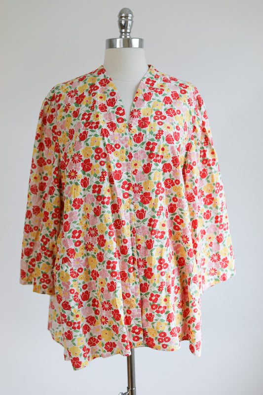 Vintage 1930s to 1940s Chore Coat -  Darling VOLUP Cotton Juicy Spring Print Artist's Smock or Loungewear Shirt Jacket Size XL XXL