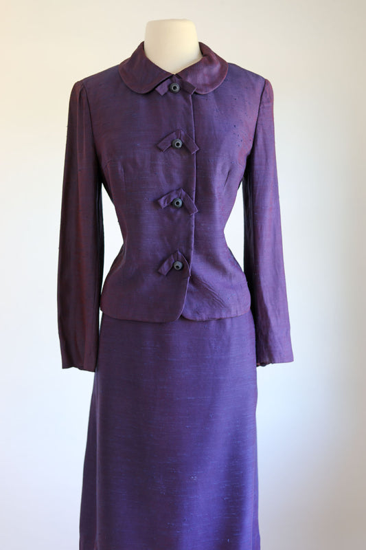 Vintage 1950s to 1960s Suit - Handmacher Purple Sharkskin V-Detail Jacket Skirt Size L