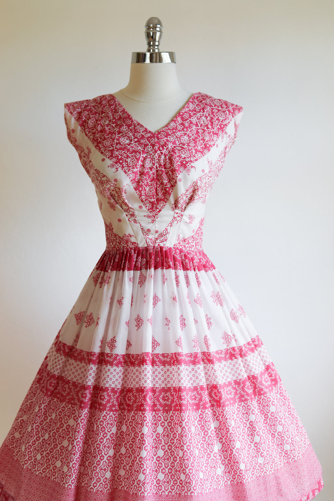 Vintage 1950s Dress - SUPER CUTE Candy Pink + White Floral Border Print Jerry Gilden Cotton Voile Sundress Size XS to S