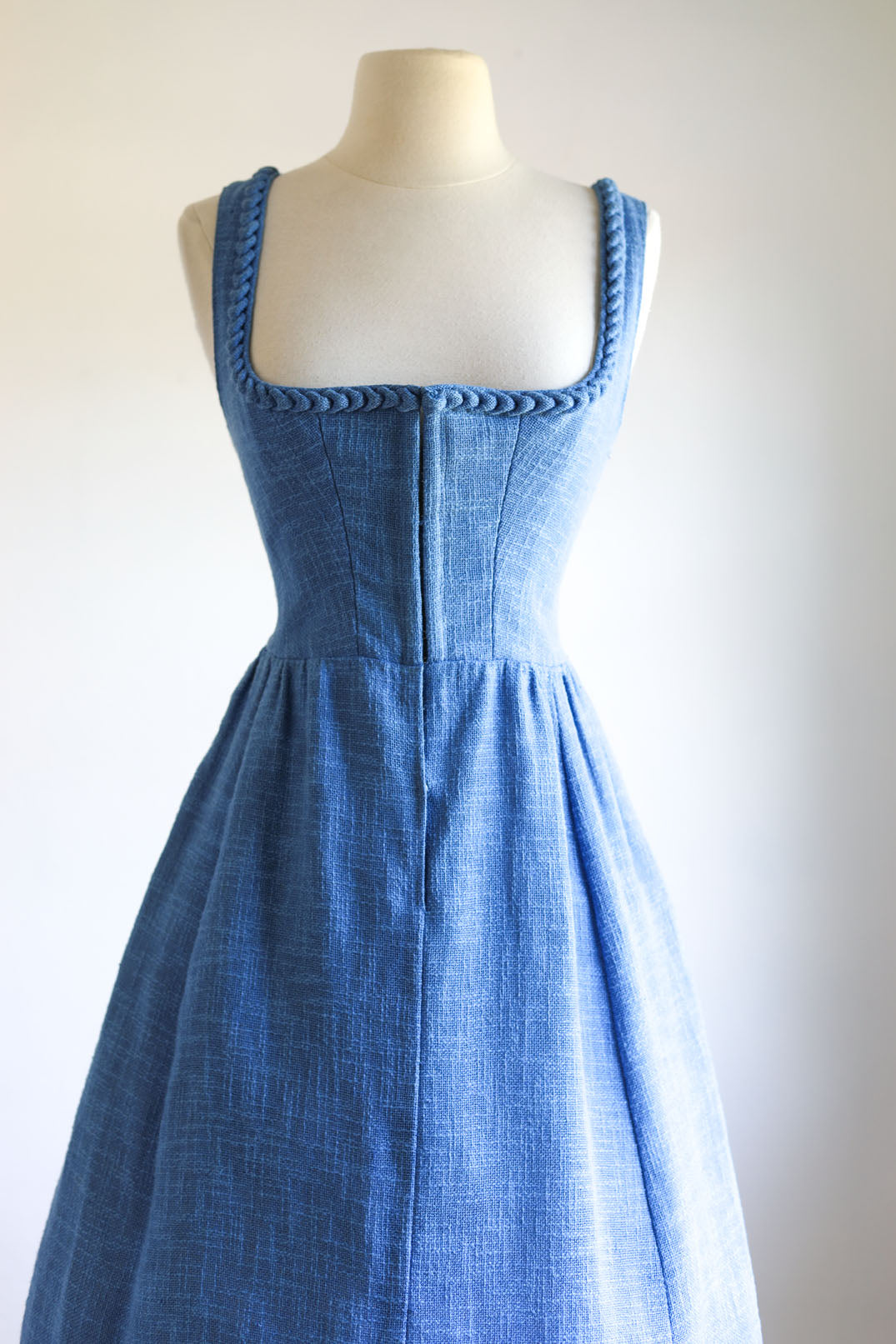 Vintage 1960s Dress - Wedgewood Blue Woven Cotton German Oktoberfest Dirndl Folk Corset Sundress Size S