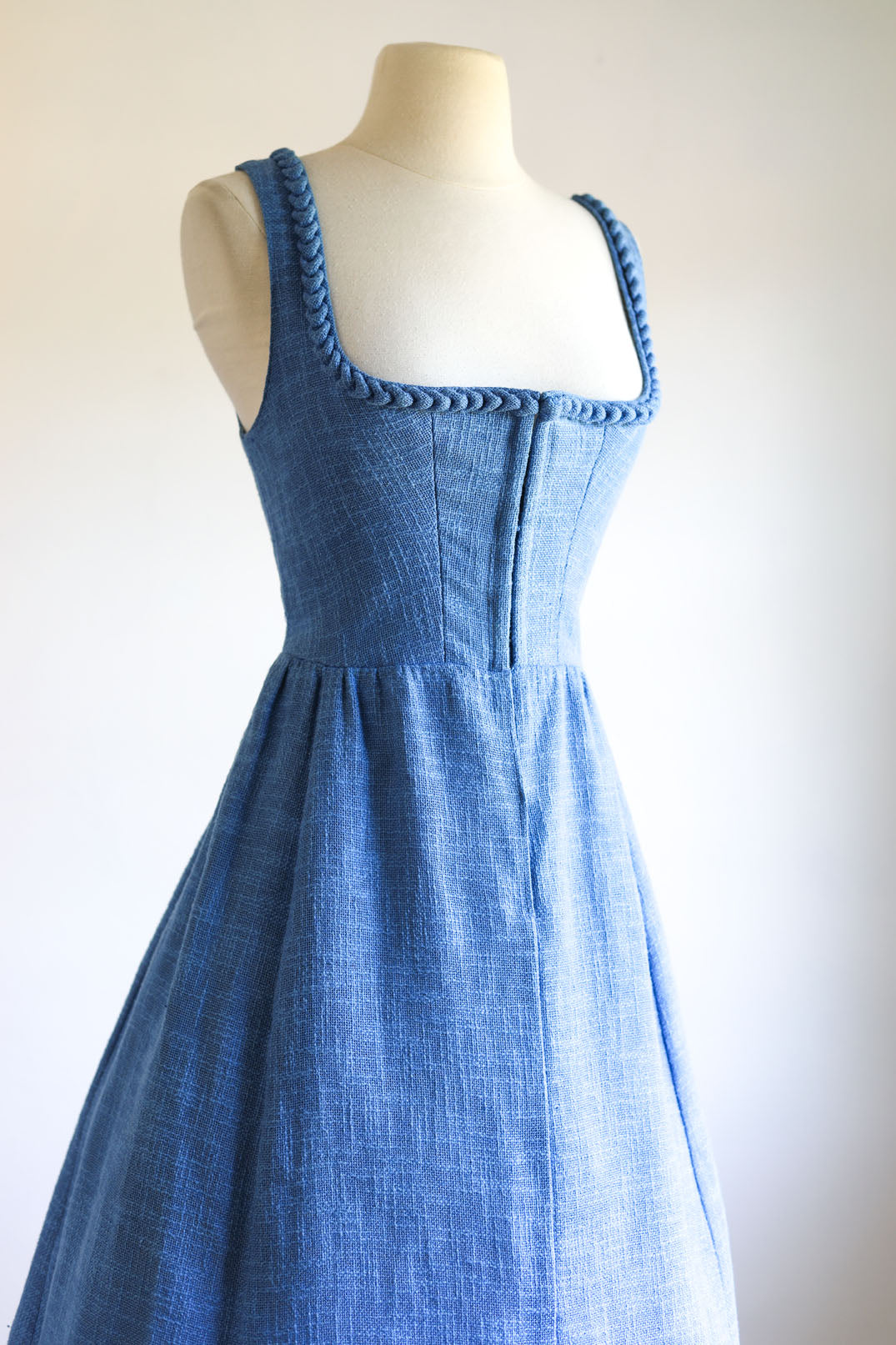 Vintage 1960s Dress - Wedgewood Blue Woven Cotton German Oktoberfest Dirndl Folk Corset Sundress Size S
