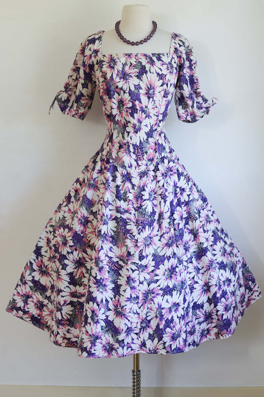 Vintage 1940s to 1950s Party Dress - DIVINE Violet Pink Grey Black Daisy Print Sundress Size L