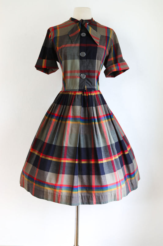 Vintage 1950s to 1960s Dress - Chambray Autumn Rainbow Plaid Cotton Day Dress w Lucite Size L to XL