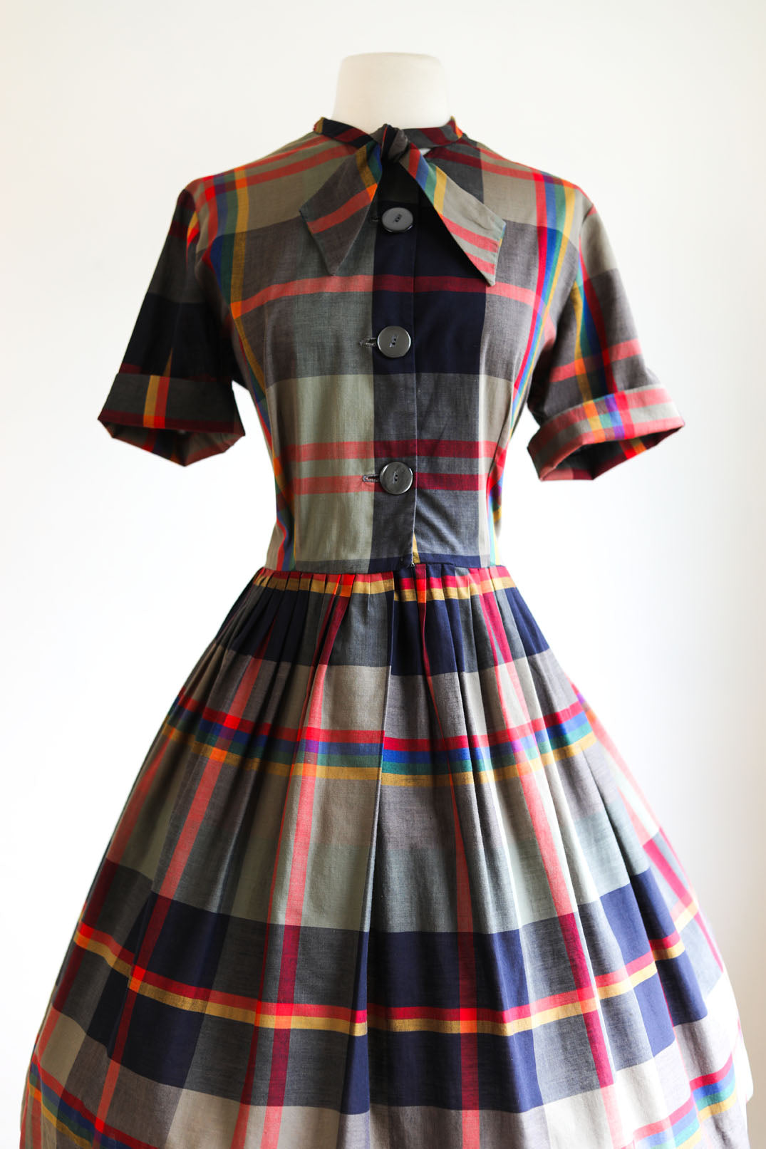 Vintage 1950s to 1960s Dress - Chambray Autumn Rainbow Plaid Cotton Day Dress w Lucite Size L to XL