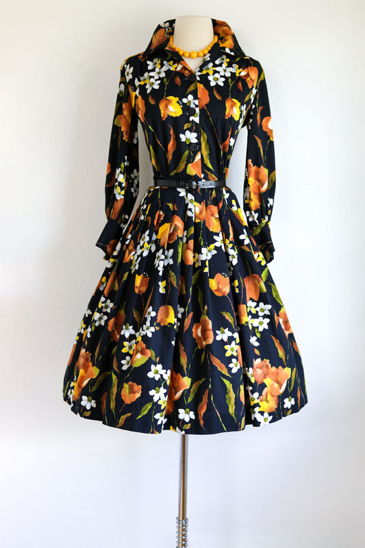 Vintage 1960s Dress - Absolutely Beautiful Black Floral Barkcloth w Flowers Shirtwaist Size M