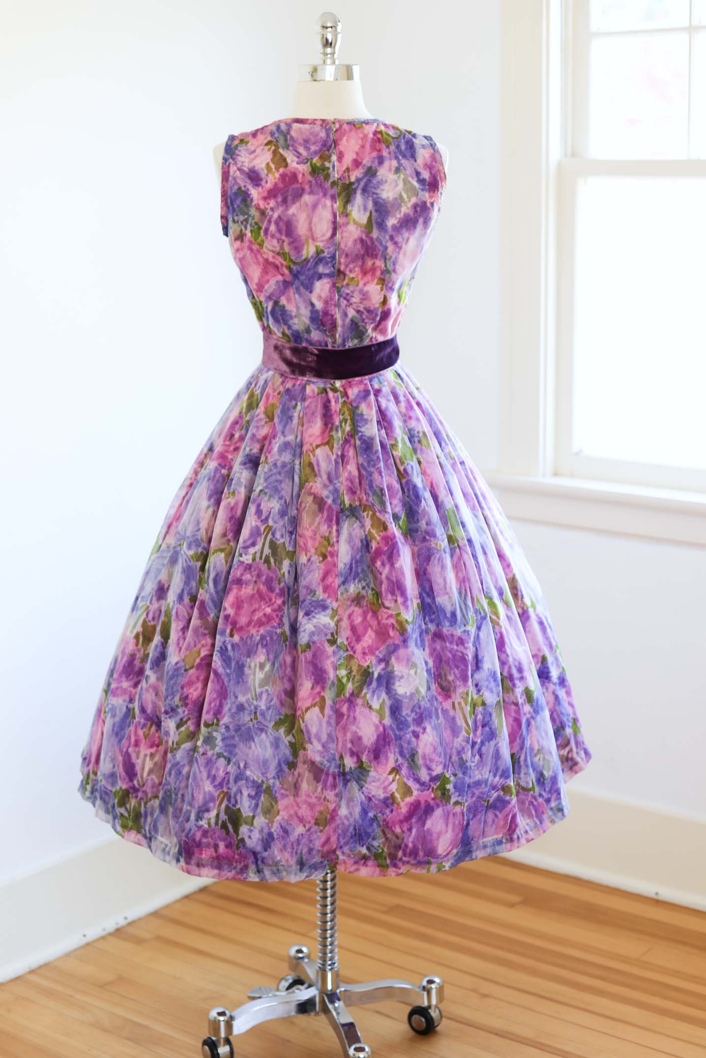 Vintage 1950s Party Dress - SUPER BEAUTIFUL Saturated Violet, Rose, Pink, Blue Chiffon Tulips Floral Tea-Length Dress Size XS to S