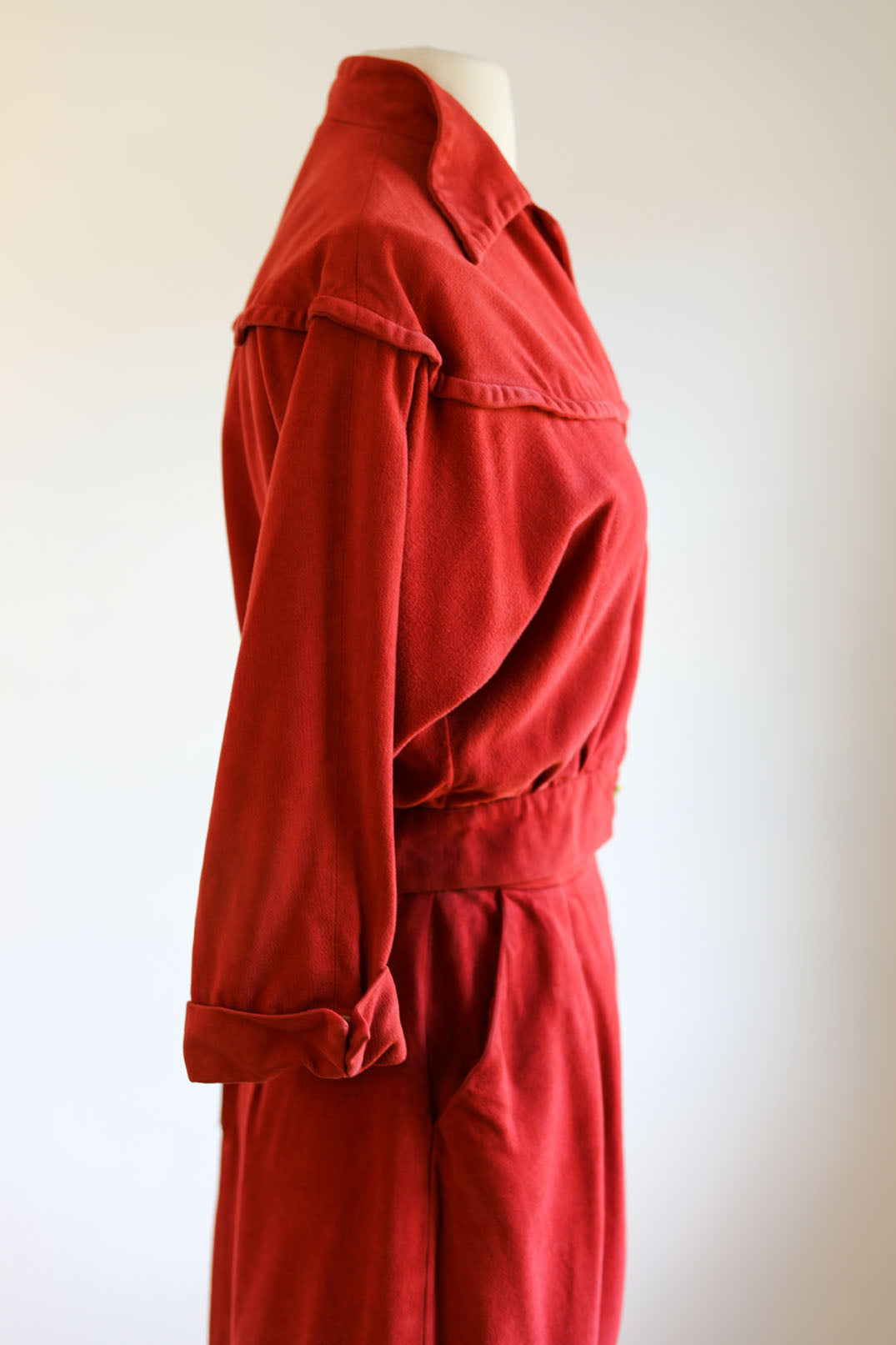 Vintage 1940s to 1950s Suit - Rare! Spectacular Auburn Spice Rayon Velour w Brass Clasps Jacket + Pencil Skirt Size XS to S