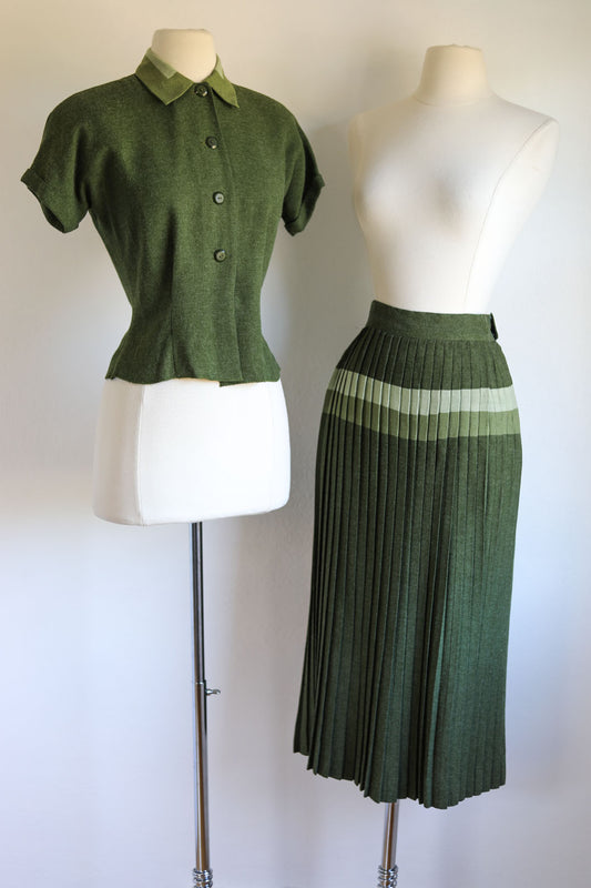 Vintage 1940s Suit - Stellar Colorblock Green Wool Shirt-Jac Blouse w Bakelite + Skirt Size S to M