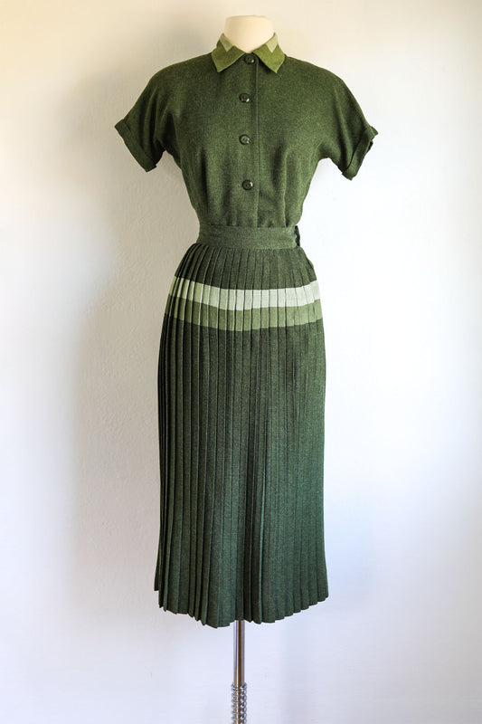 Vintage 1940s Suit - Stellar Colorblock Green Wool Shirt-Jac Blouse w Bakelite + Skirt Size S to M