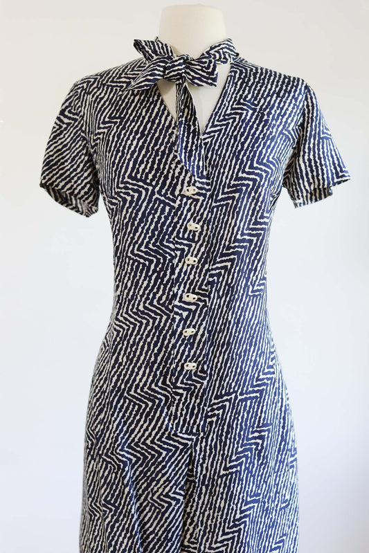 Vintage 1930s? 1960s? Dress - Striking Navy White Deco ZigZag Print Infinity Loops Silk Day Dress Size L to XL