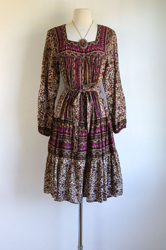 Vintage 1970s Indian Cotton Dress - Gorgeous Plum Block Border Print Gauze Cotton w Belt Kaftan Tent Size XS to L