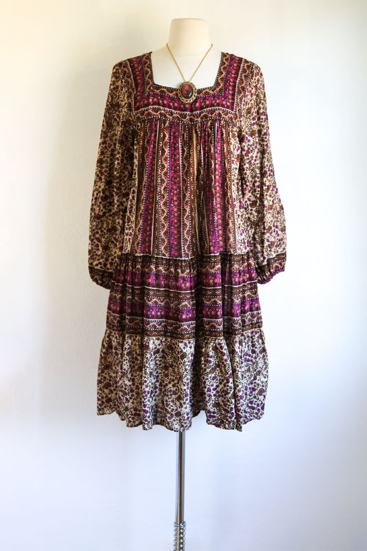 Vintage 1970s Indian Cotton Dress - Gorgeous Plum Block Border Print Gauze Cotton w Belt Kaftan Tent Size XS to L