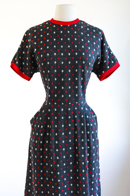 Vintage 1950s Knit Dress - Gorgeous Charcoal w Red White Hashtag Embroidery Wool Wiggle w Pockets Size L to XL