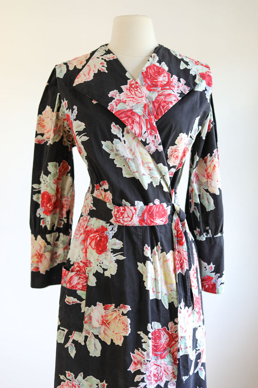 Vintage 1940s Dressing Gown - Volup! Black Red Rose Print Lingerie Cotton Hostess House Coat Size L to XL