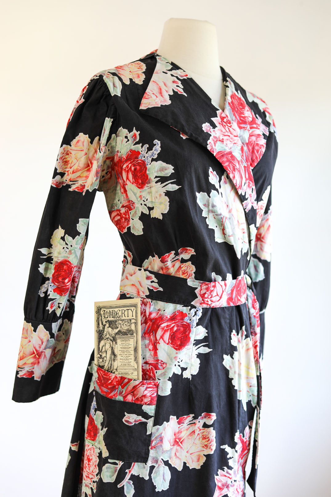 Vintage 1940s Dressing Gown - Volup! Black Red Rose Print Lingerie Cotton Hostess House Coat Size L to XL