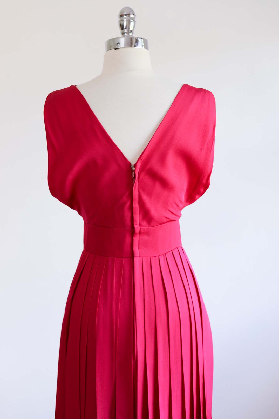 Vintage 1960s Dress - AMAZING Fuchsia Pink Silk Swingin' Car Wash Hem Designer Cocktail Dress Size S