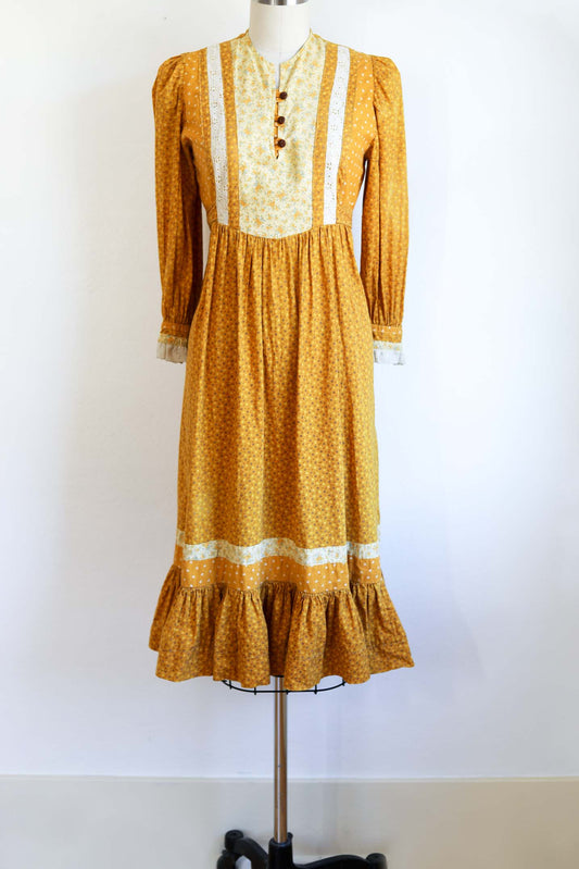 Vintage 1970s Prairie Dress - Unusual Mustard Yellow Gunne Style Calico Cotton Sash Waist Size S