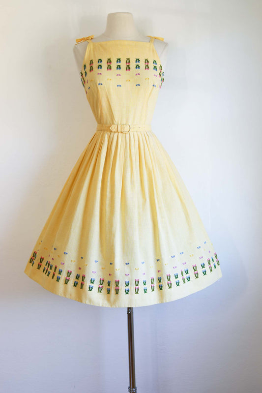 Vintage 1950s Sundress - Charming Yellow White Gingham Plaid w Colorful Tufted Flowers Dress Size S