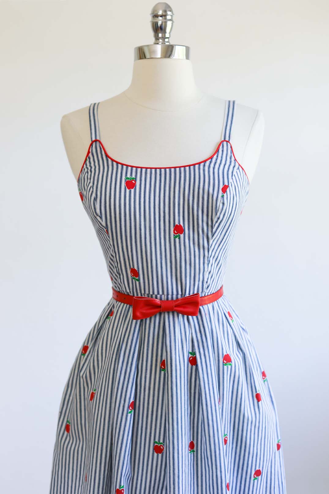 Vintage 1970s to 1980s Dress - ADORABLE Lanz Original Apple Novelty Print + Hickory Stripe Cotton Sundress Size XS