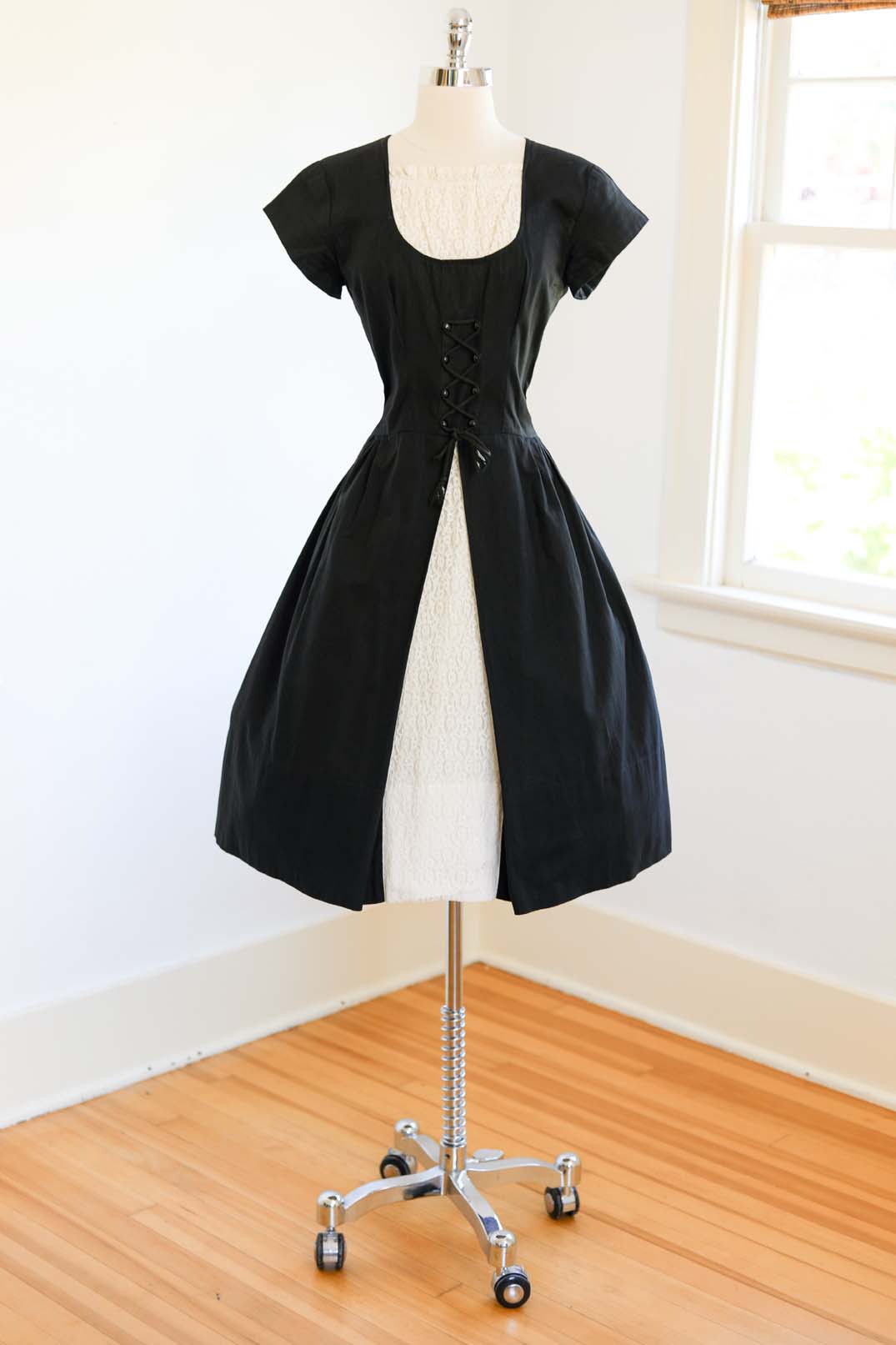 Vintage 1950s Dress - TUXEDO Novelty Black White Summer Goth Cotton Sundress w Corset Laces Size L