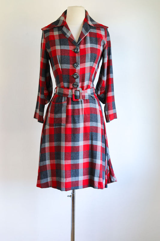 Vintage 1940s Plaid Dress - Jaunty Red Grey Wool Flannel Swing Shirtwaist w Belt Size M