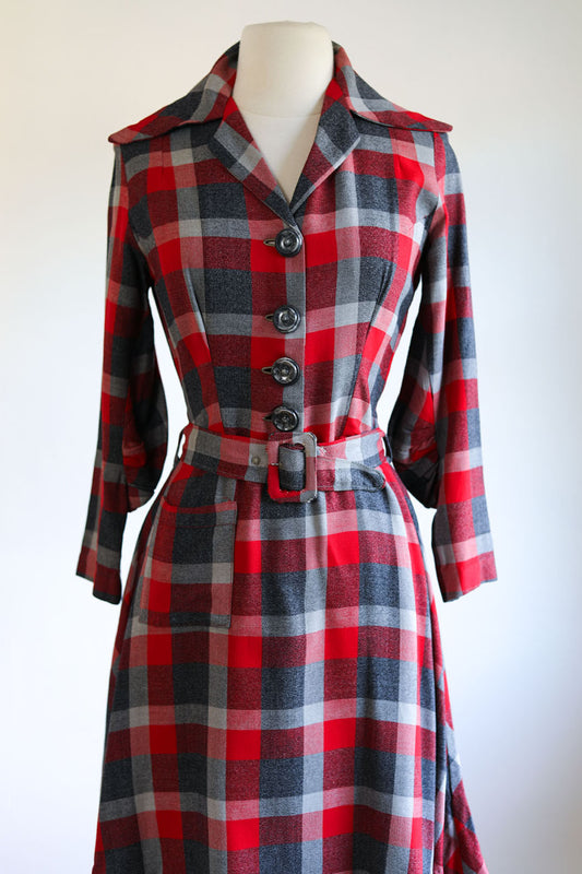 Vintage 1940s Plaid Dress - Jaunty Red Grey Wool Flannel Swing Shirtwaist w Belt Size M