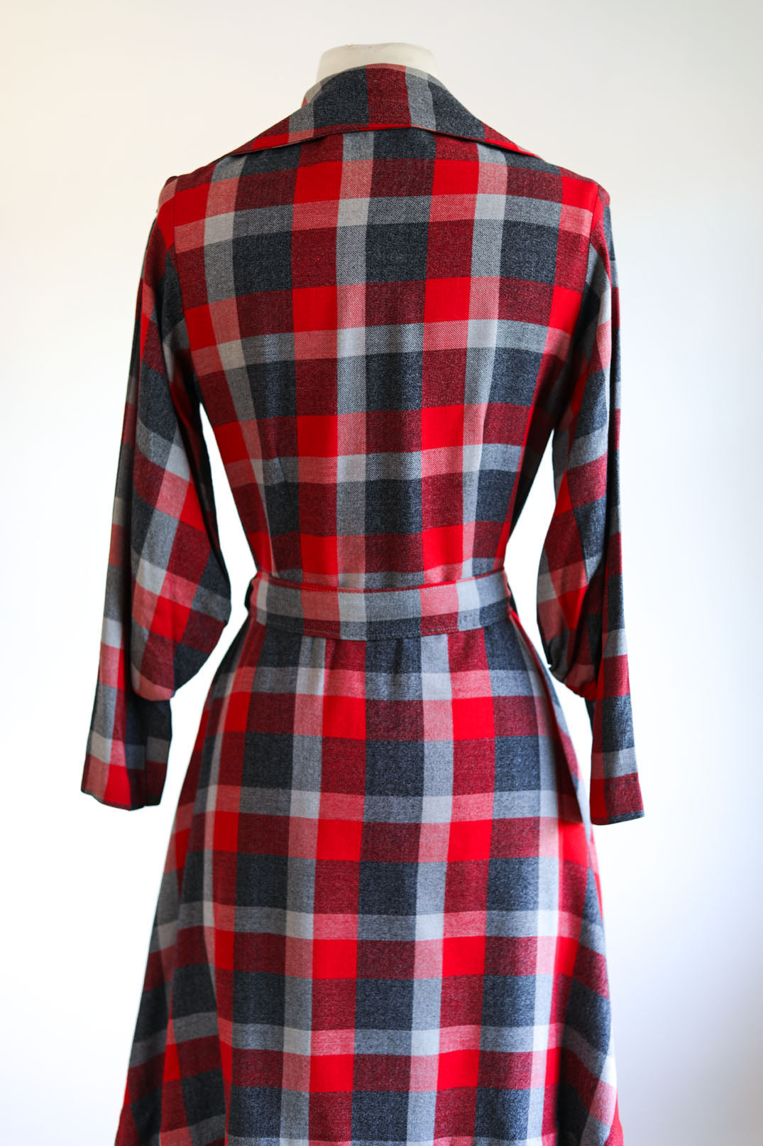Vintage 1940s Plaid Dress - Jaunty Red Grey Wool Flannel Swing Shirtwaist w Belt Size M