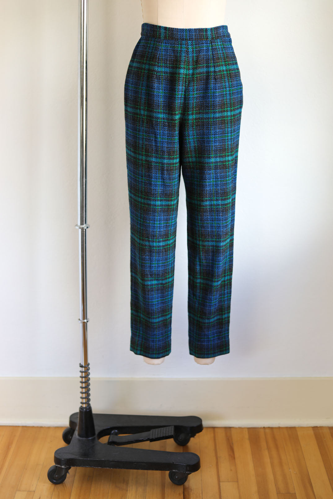 Vintage 1950s to 1960s Pantsuit - Pendleton Wool Plaid Sporty Jacket + Cigarette Pants Rare Knitwear Size S to M