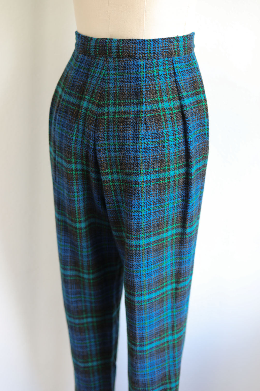 Vintage 1950s to 1960s Pantsuit - Pendleton Wool Plaid Sporty Jacket + Cigarette Pants Rare Knitwear Size S to M